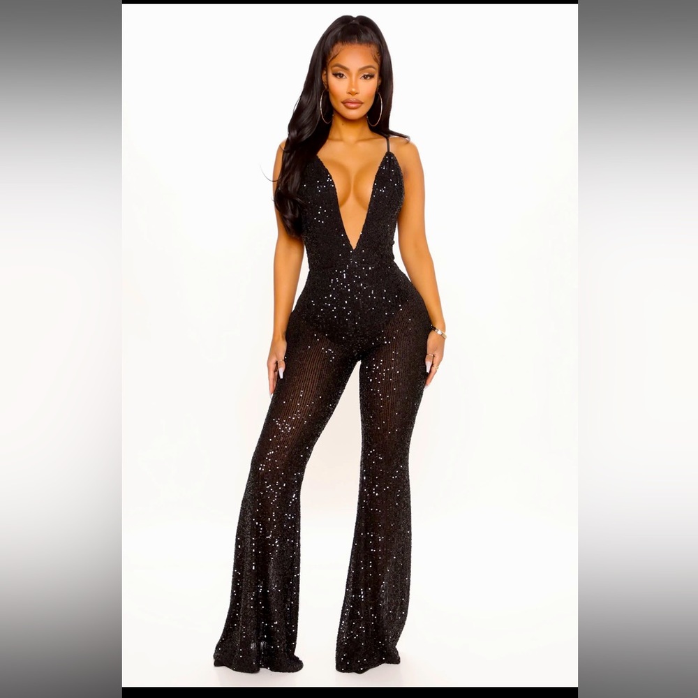 Fashion Nova NWT “Reach for the Stars” Black Sequin Jumpsuit - size Large